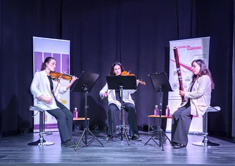 Elaine Ensemble x Esas