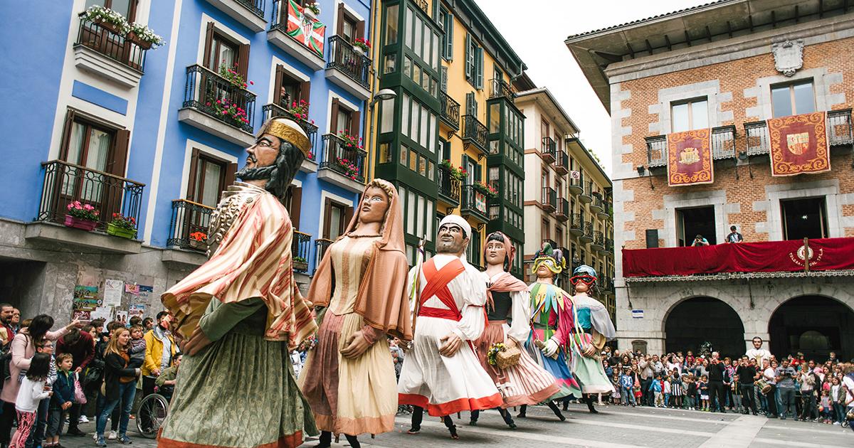Gigantes y cabezudos
